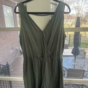 Universal Thread Olive Sleeveless Top